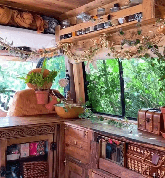 фургон, мебель, цветы