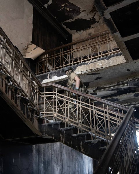 За час запеклих боїв Бахмут дуже постраждав від ракетних обстрілів та пожеж