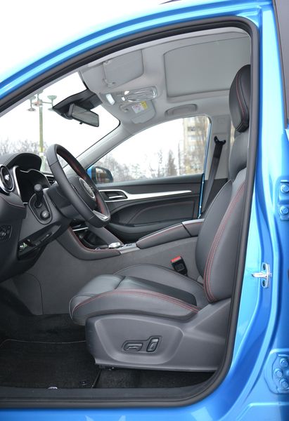 Передні сидіння MG ZS EV, MG ZS EV, новий MG ZS, кросовер MG, кросовер MG, електромобіль MG