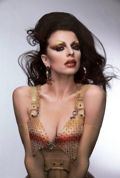 Джулия Фокс, Vogue