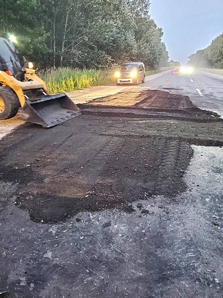 Аномальна спека в Україні — на Варшавській трасі піднявся бетон
