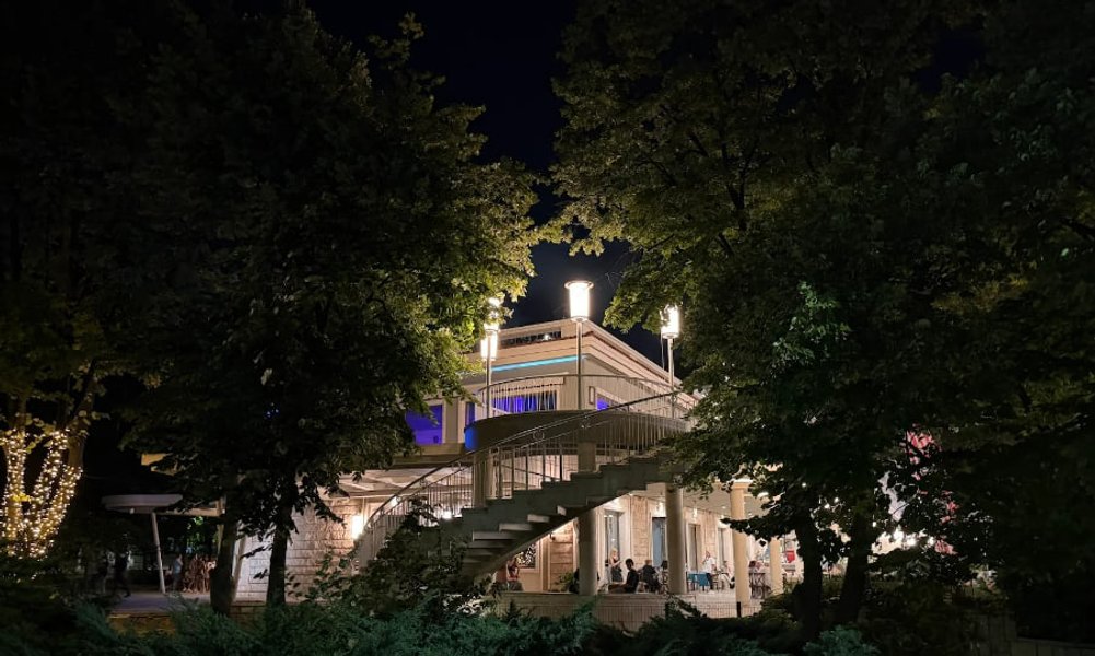 Фото, снятое основной камерой iPhone 17 Pro Max