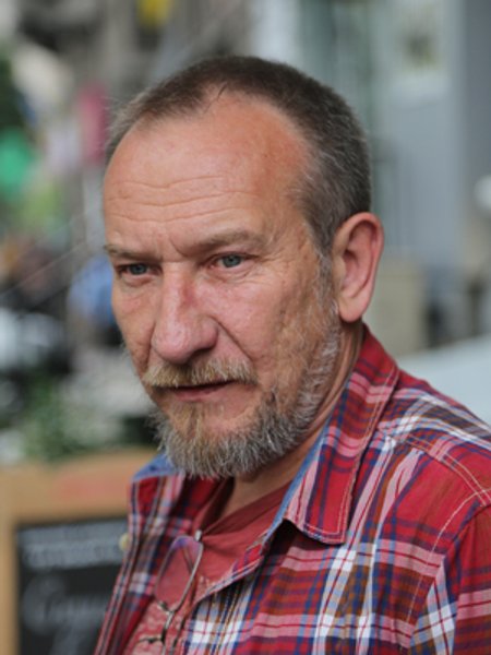 

Виктор Пузанов: "Люди в правительстве знают, чего хотят, и ведут страну в нужном направлении. Действуют они в основном ситуативно, но это единственно возможный в сегодняшней ситуации путь. Страну 70 лет разворовывали, а последние 25 — особенно активно. Все эти потоки в один день не перекрыть"
