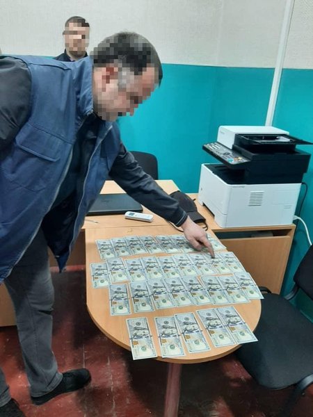 Харьков, полицейский, взятка, доллары,