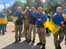 Українські військові повернулися додому з полону