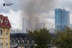 Колишній критий ринок "Залізничний", відомий як "Шайба", загорівся після атаки РФ на Київ 23 вересня