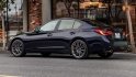 Залежно від кута огляду й освітлення Infiniti Q50 Black Opal Edition змінює свій відтінок
