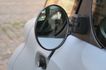 Дзеркала заднього виду регулюються вручну