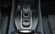 Важіль КПП зменшили в розмірах, а біля нього з'явився перемикач режимів їзди