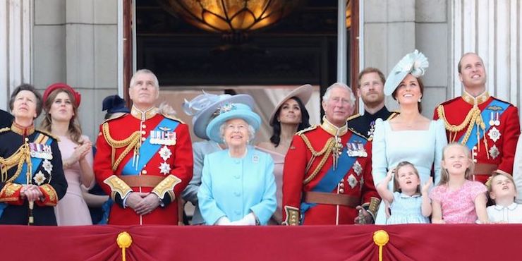 В Букингемском дворце отрицают причастность принца Эндрю к ...