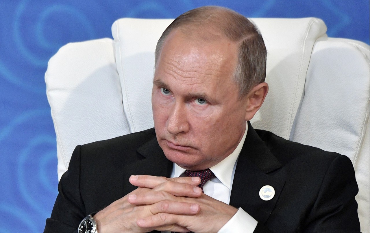 Лицо врага. Колумнист The Guardian — о том, почему Путин опасен для России и мира