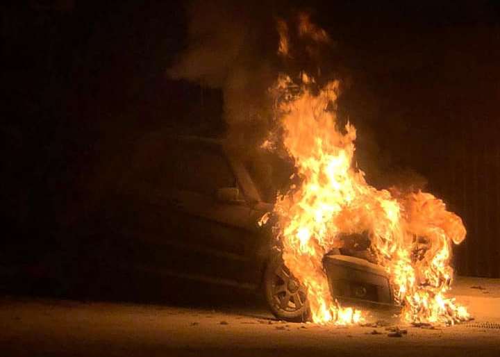 Депутату Гео Леросу сожгли авто: фото и видео происшествия